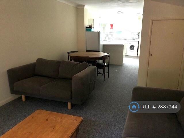 4 bedroom house in Berkeley Close, Southampton, SO15 (4 bed) (#2837944)