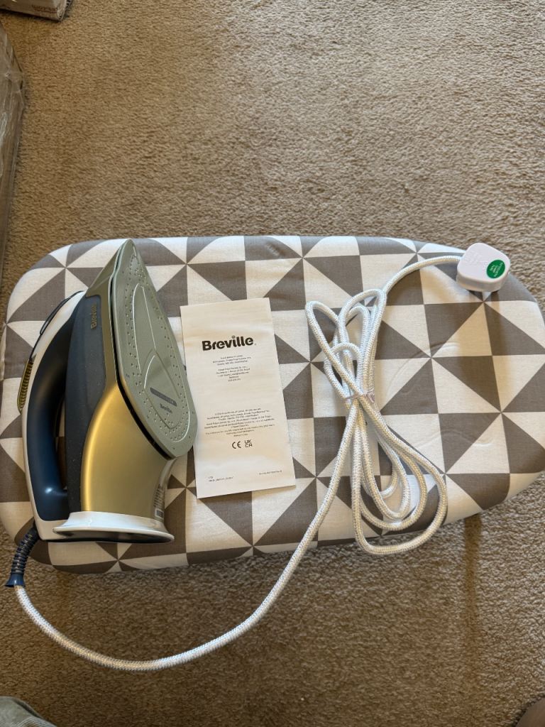 Breville Steam Iron + Ironing Board 