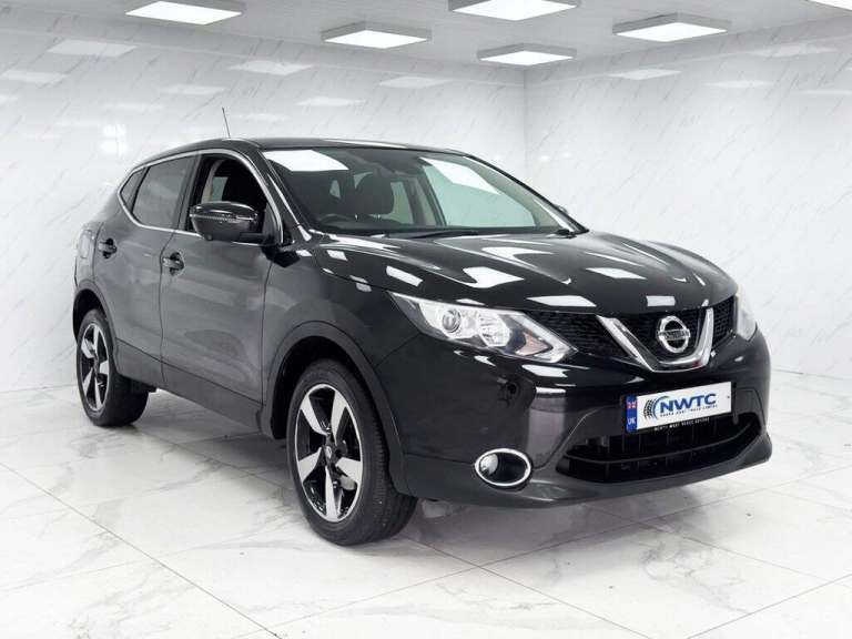 2017 Nissan Qashqai 1.5 dCi N-Connecta SUV 5dr Diesel Manual 2WD Euro 6 (s/s) (110 ps) 1 FORMER H...