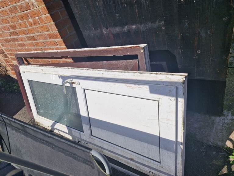 FREE - 2 Rear doors with frames 