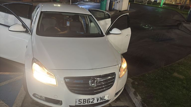 Vauxhall, INSIGNIA, Hatchback, 2013, Manual, 1956 (cc), 5 doors