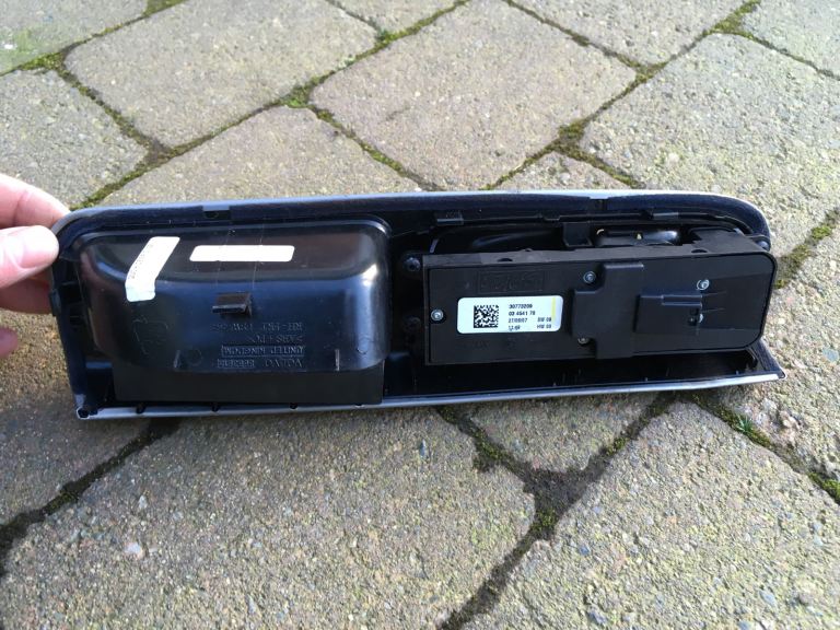 Volvo C30 Drivers door handle, window and mirror controls.