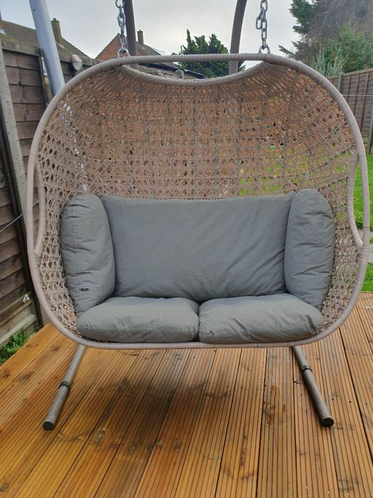 Rattan double swing on metal frame with cushions 