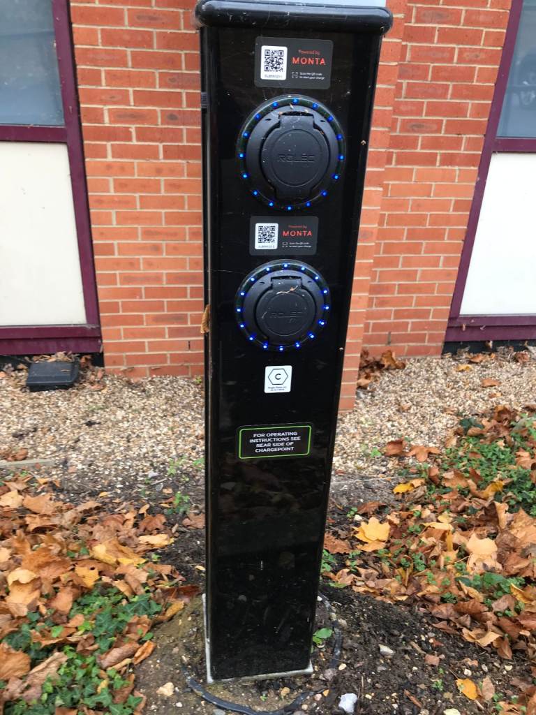 3 Double Rolec chargers plus extra cable