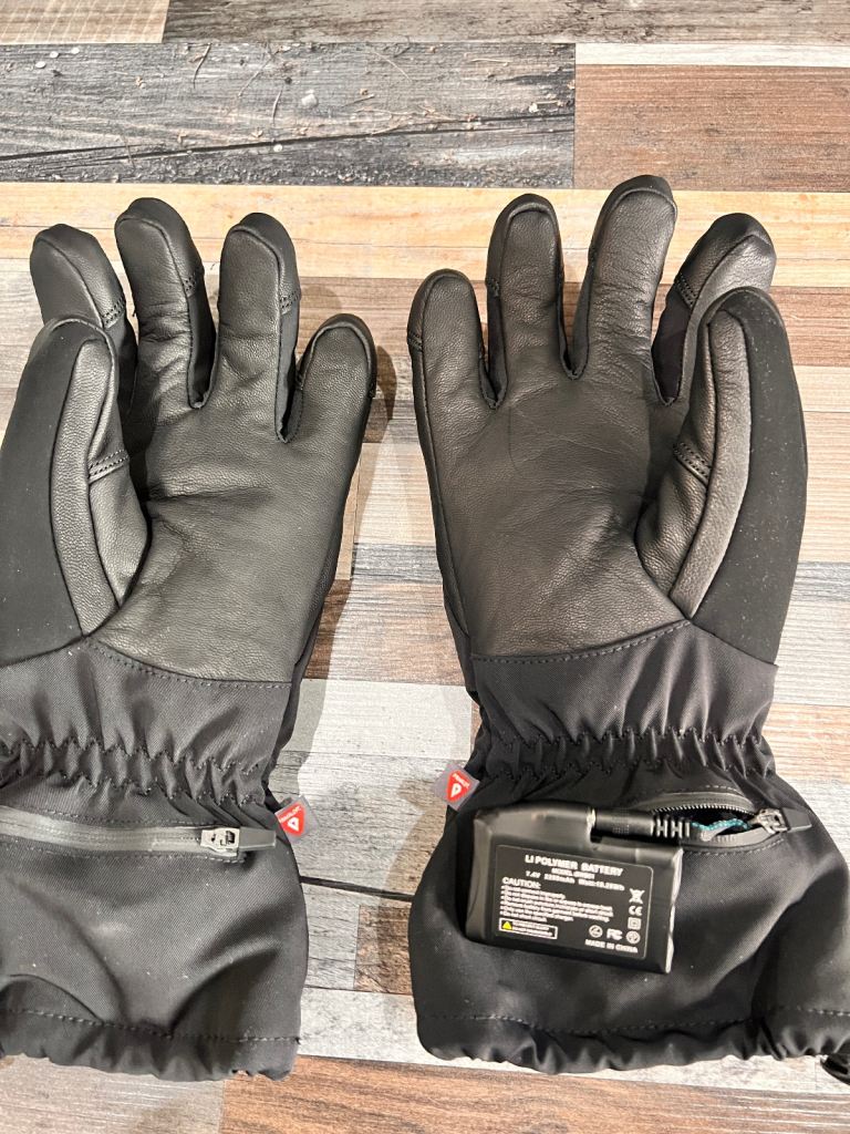 Seal skin heated gloves. 
