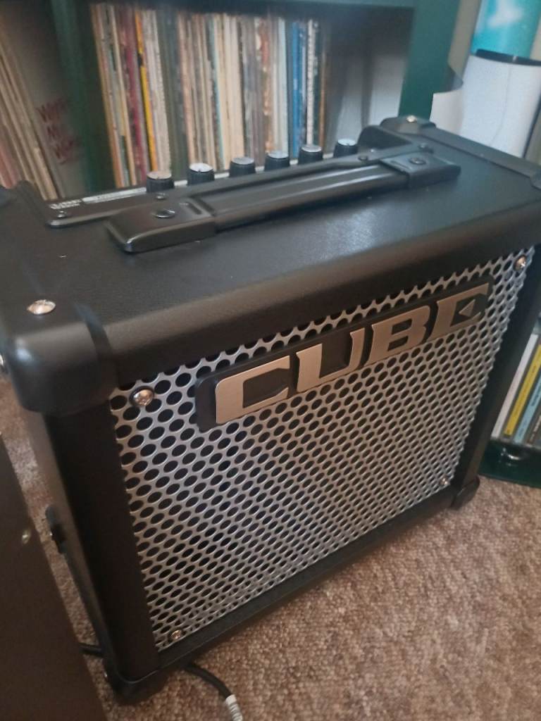 Roland CUBE Guitar Amp - Good Condition