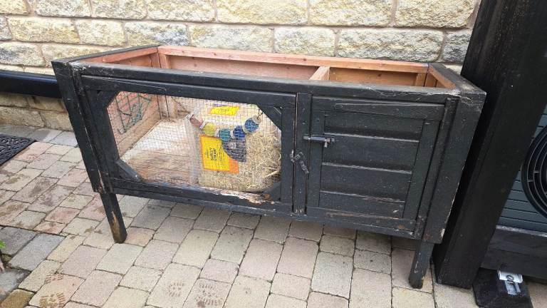 Wooden outdoor rabbit hutch 