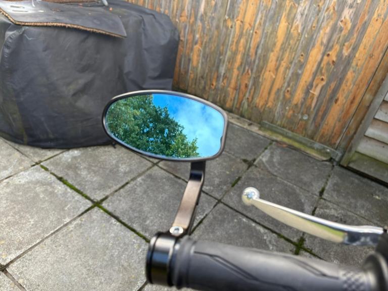 2023 / 73 Yamaha MT10 £10000 Grey 5978 miles.