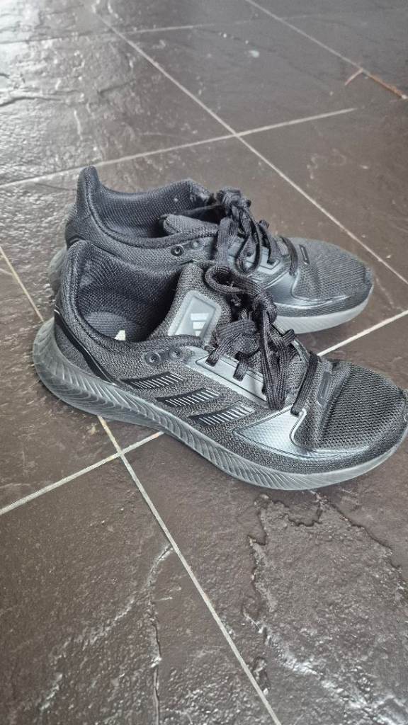 Adidas Black Trainers UK Size 4.5  – Good Condition