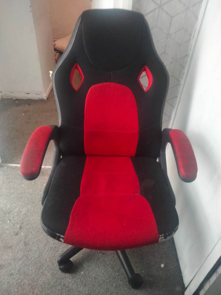 FREE gaming chair NEED GONE ASAP 