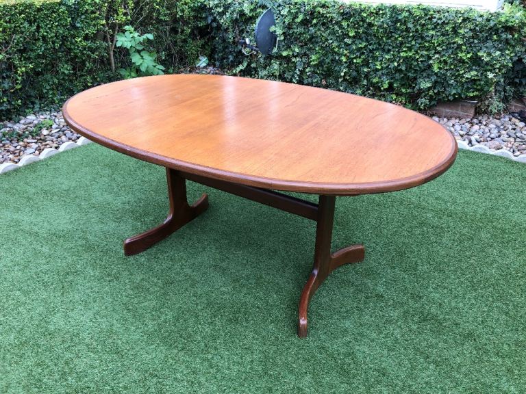 G-PLAN FRESCO EXTENDING TEAK DINING TABLE  6/8 SEATER EXCELLENT CONDITION FREE LOCAL DELIVERY