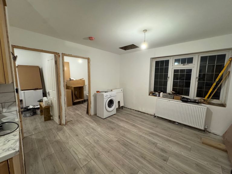 2 bedroom property to rent (Bills Inc)