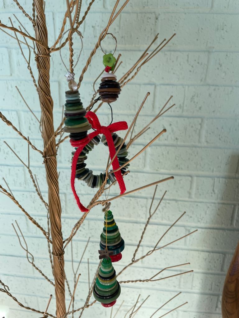 5 Unique Home Crafted Christmas Tree Button Decorations Ornaments Xmas