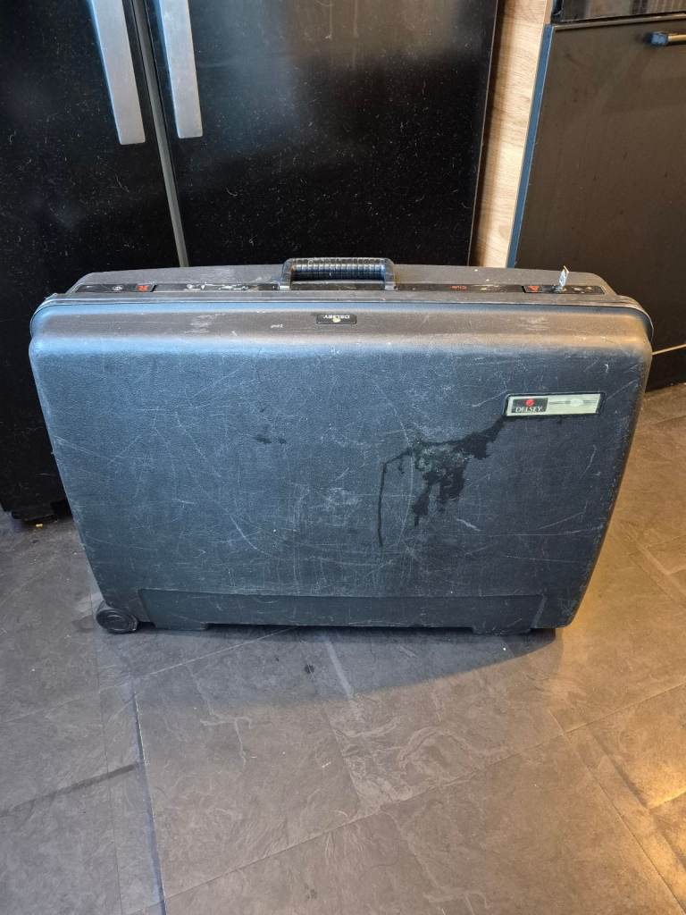 Delsey Hard Shell Suitcase 2 Wheels Handle scratches & markes
