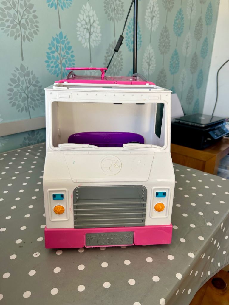 Barbie food truck 