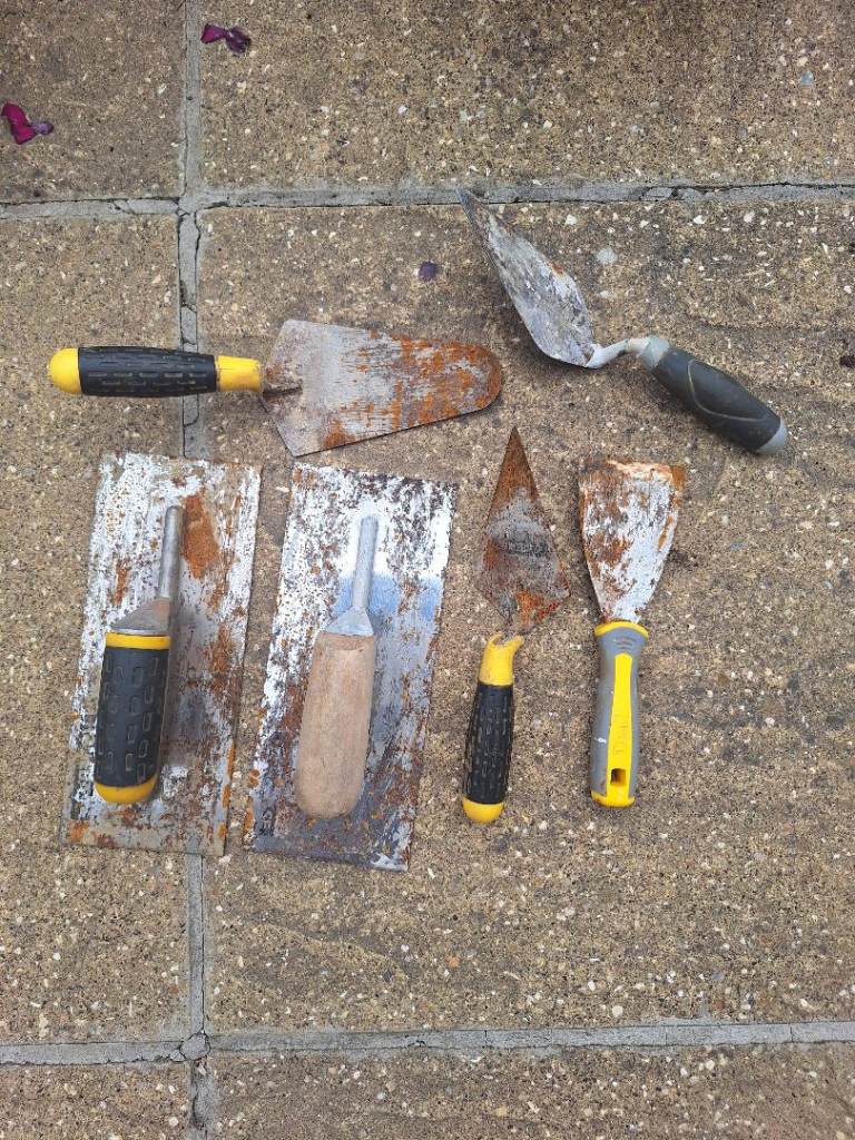 Set of Builders Tools Trowels and Floats – Well Used Condition