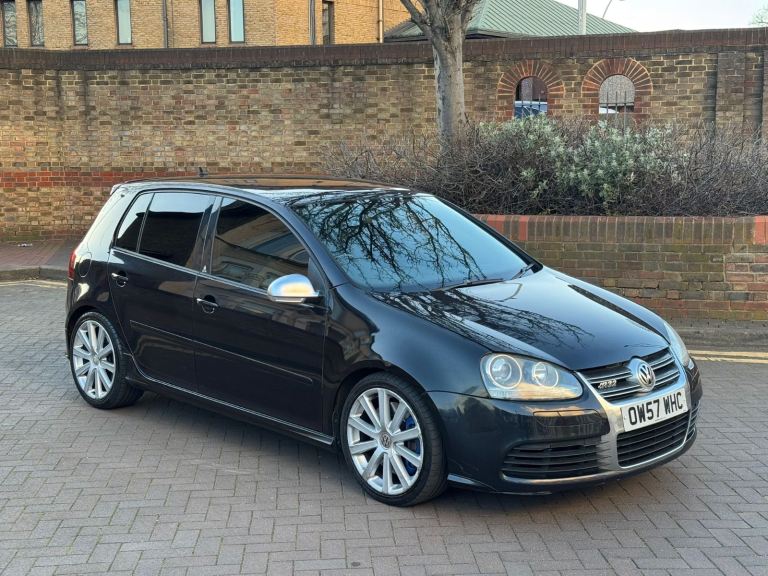 Volkswagen Golf R32 