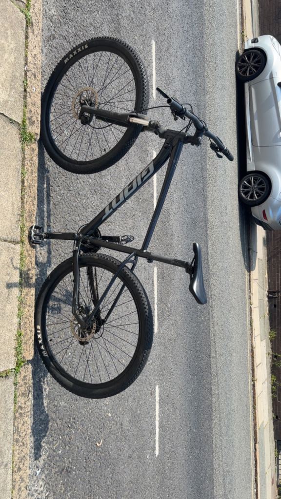 Giant Mountain Bike - Black, Good Condition