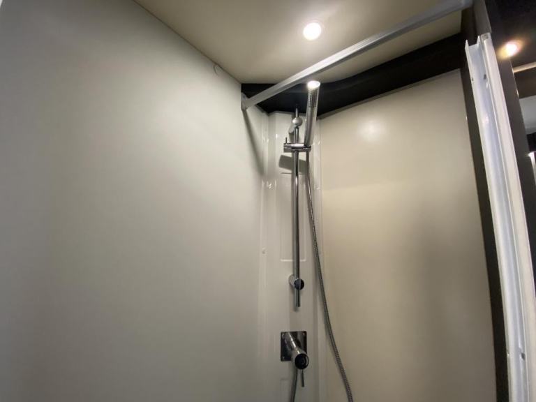 2021 (71) ROLLER TEAM ZEFIRO 690 FAMILY MOTORHOME