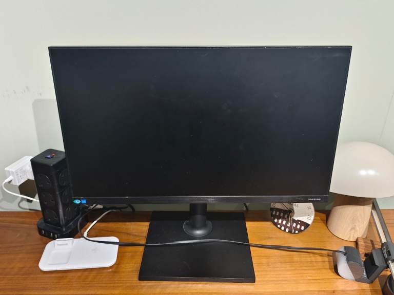 Samsung Computer Monitor – Good Condition