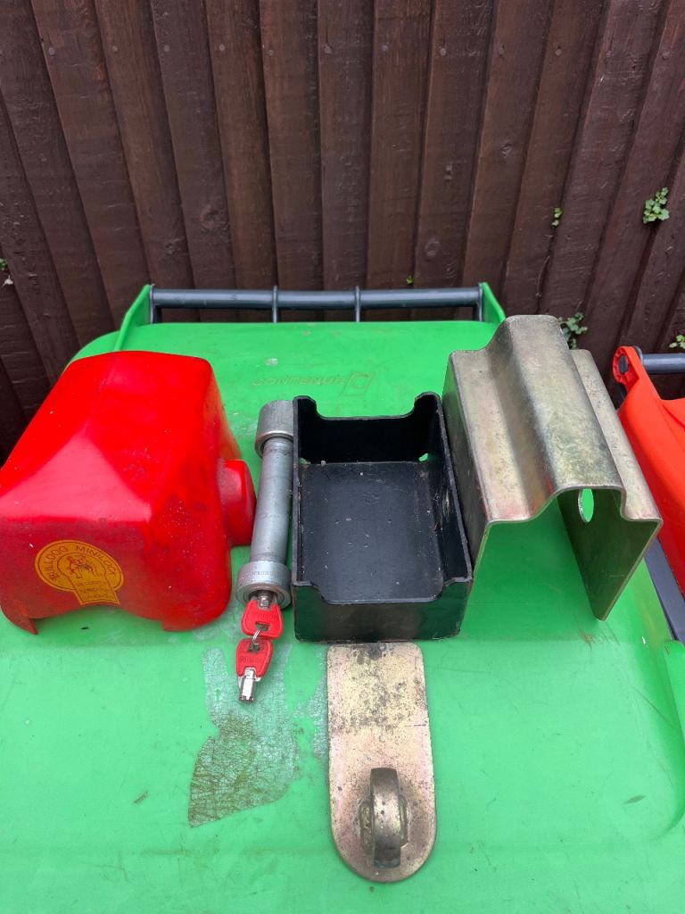 Bull dog caravan/trailer lock