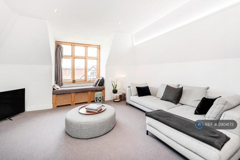 2 bedroom flat in Daleham Gardens, London, NW3 (2 bed) (#2904173)