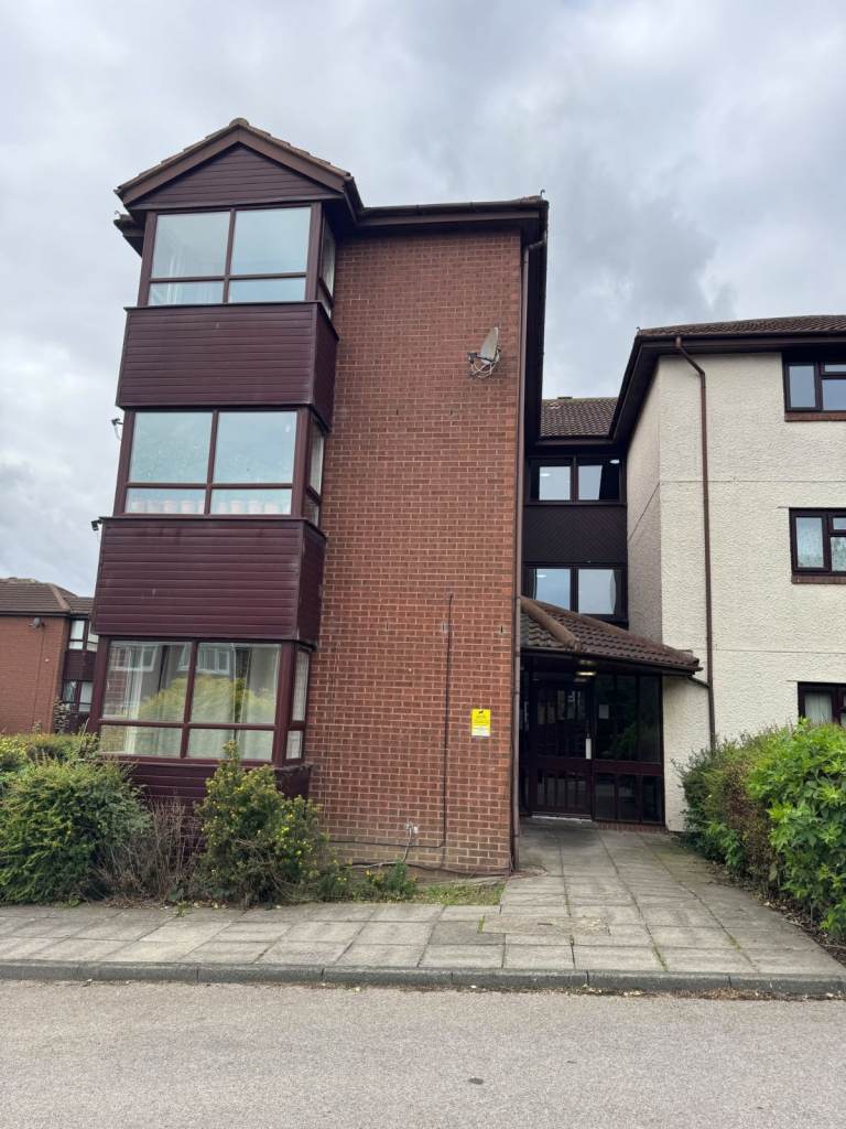 Beautiful 2 bedroom ground floor flat to rent on King James Court, Downhill, Sunderland SR5