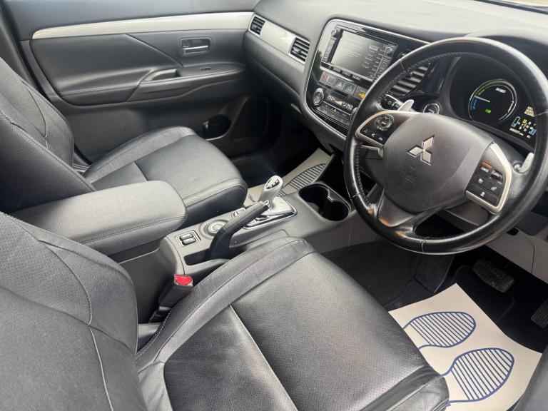 MITSUBISHI OUTLANDER 2.0 h 12kWh GX4hs 2014