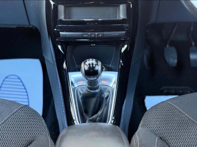 2016 DS Automobiles DS 3 1.2 PureTech Chic 3dr HATCHBACK PETROL Manual