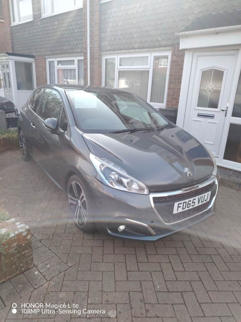 Peugeot, 208, Hatchback, 2015, Manual, 1560 (cc), 3 doors