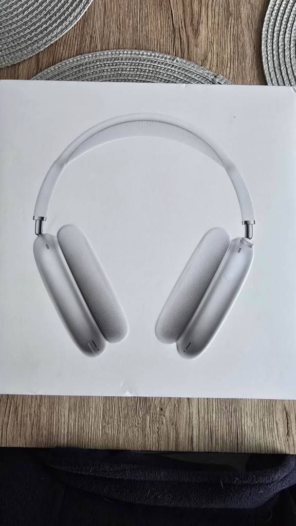 Apple AirPods Max Headphones – Silver, As Good As New