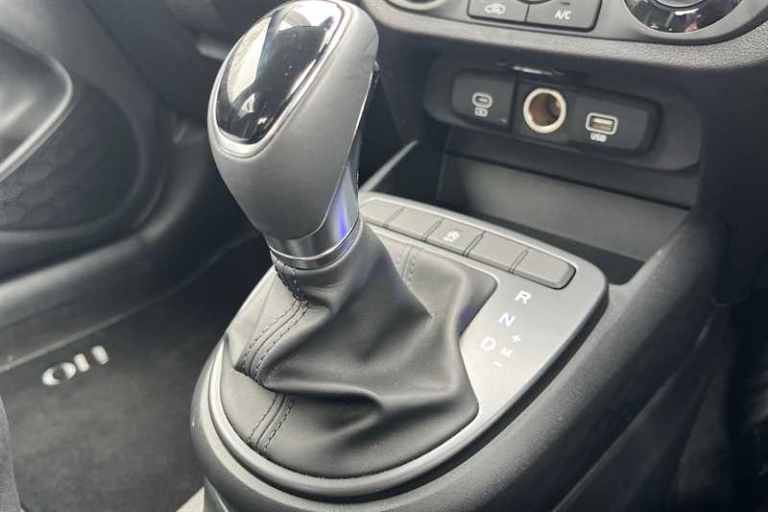 2025 Hyundai i10 1.0 Advance Hatchback 5dr Petrol Auto Euro 6 (s/s) (63 ps) Hatchback Petrol Auto...