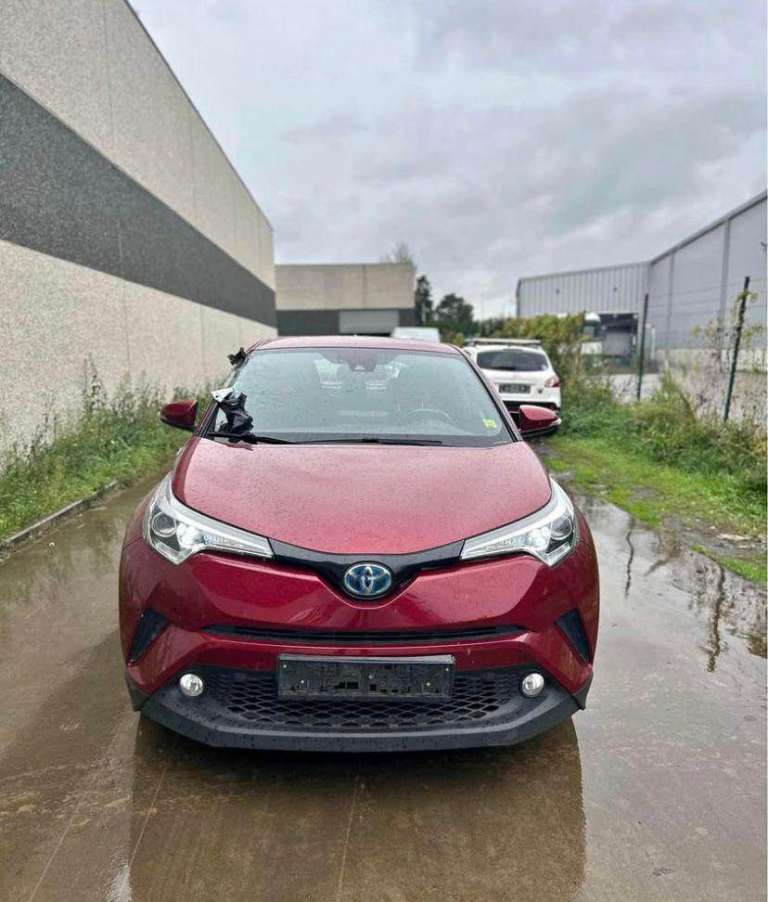 Toyota, C-Hr, left hand drive damaged Hatchback, 2017, Manual, 1197 (cc), 5 doors