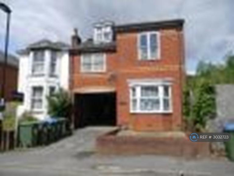1 bedroom flat in Osborne Court, Southampton, SO17 (1 bed) (#3032723)