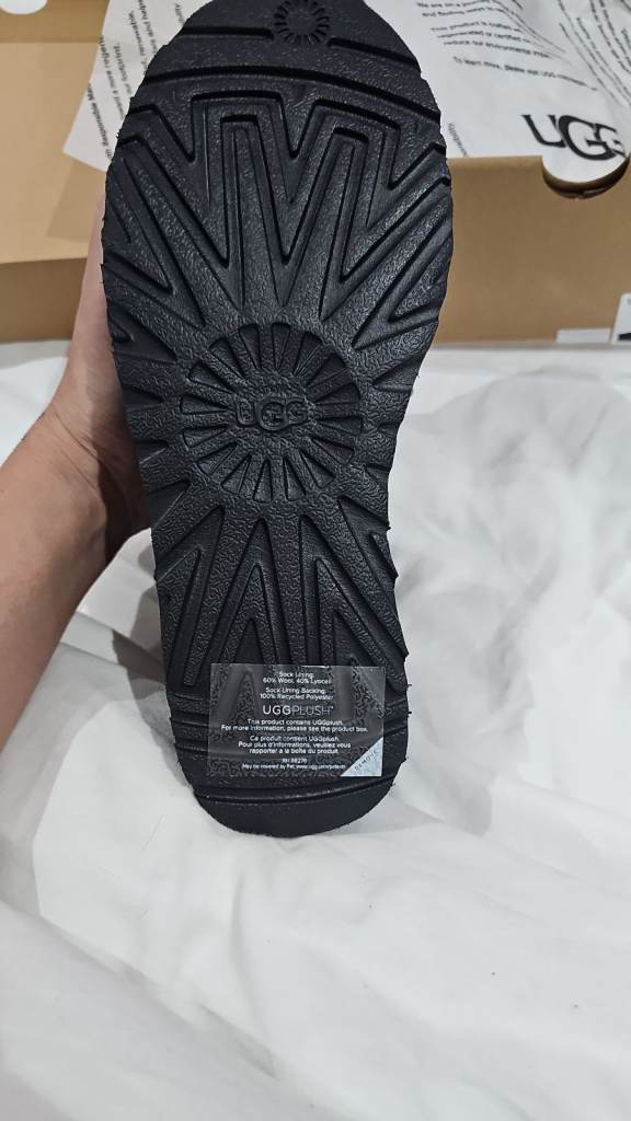 UGG ultra mini boots in a 5 brand new boxed 