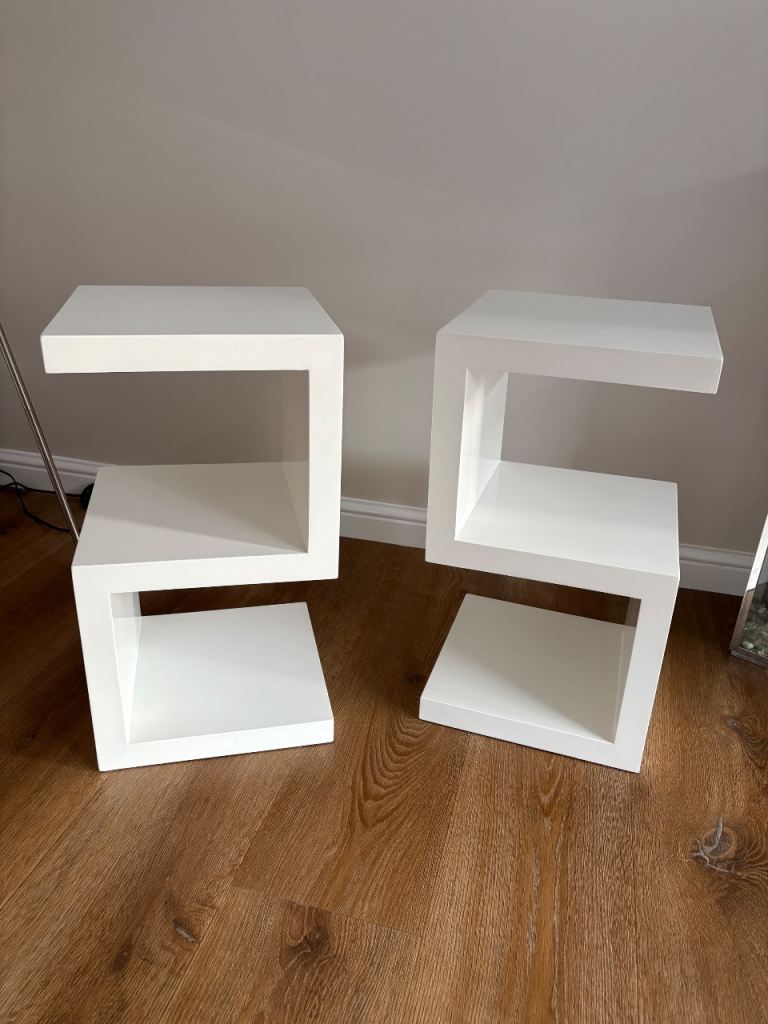 White gloss bedside tables