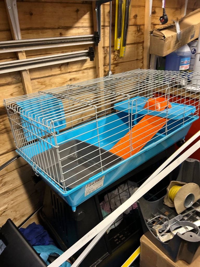 Indoor rabbit cage 