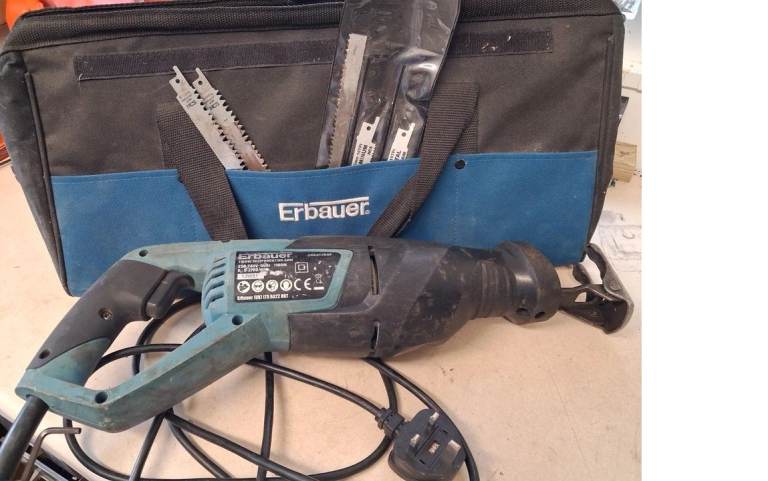 Erbauer Reciprocating Saw with Blades and Carry Bag
