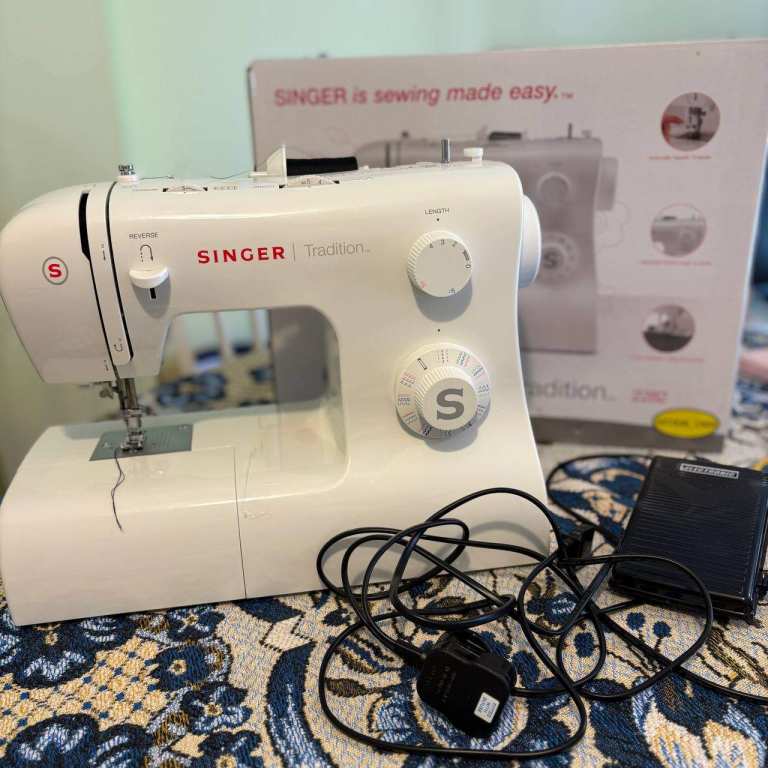Singer Tradition Sewing Machine