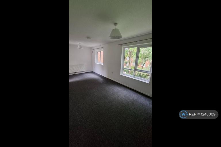 1 bedroom flat in Aberford Avenue, Nottingham, NG8 (1 bed) (#1243009)