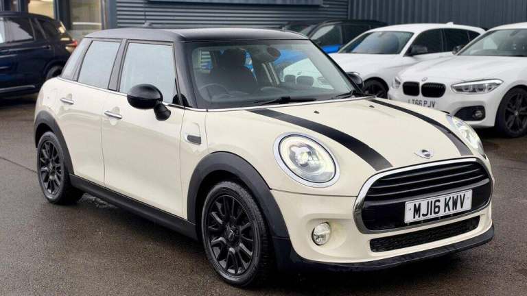 2016 MINI Hatch 1.5 Cooper Euro 6 (s/s) 5dr Hatchback Petrol Manual