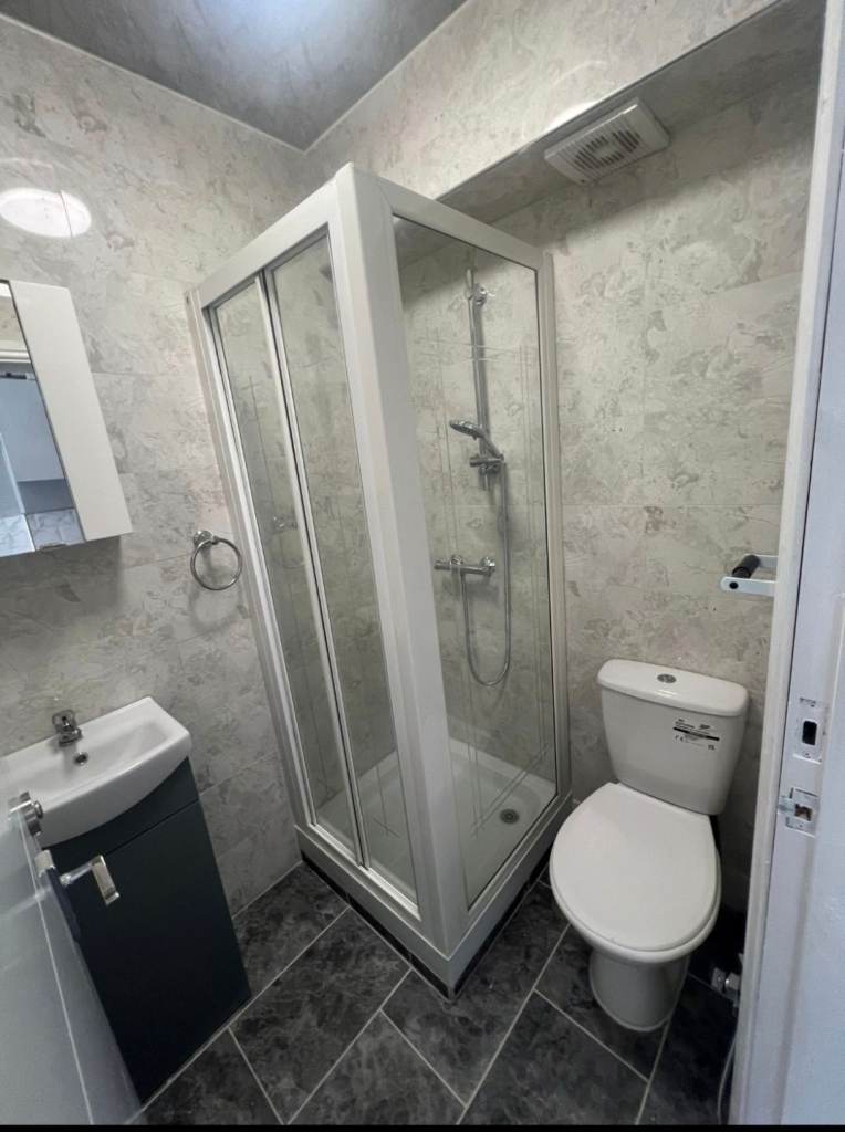 ROOM FOR RENT OPPOSITE ROYAL BLACKBURN HOSPITAL