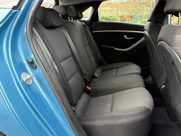 2012 Hyundai i30 1.6 CRDi BLUE DRIVE ACTIVE 5DR **1 OWNER FROM BRAND NEW **£20 TAX HATCHBACK Dies...