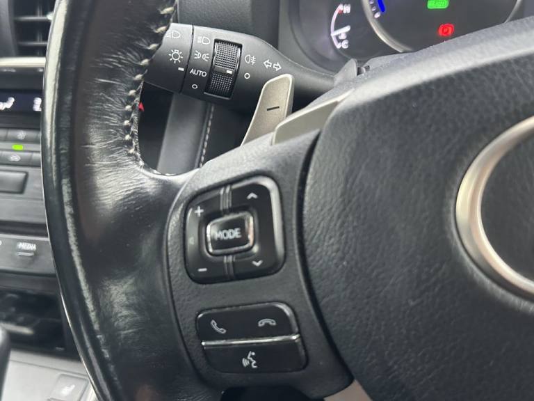 2017 Lexus IS 2.5 300h Premier Saloon 4dr Petrol Hybrid E-CVT Euro 6 (s/s) (223 ps) Saloon PETROL...