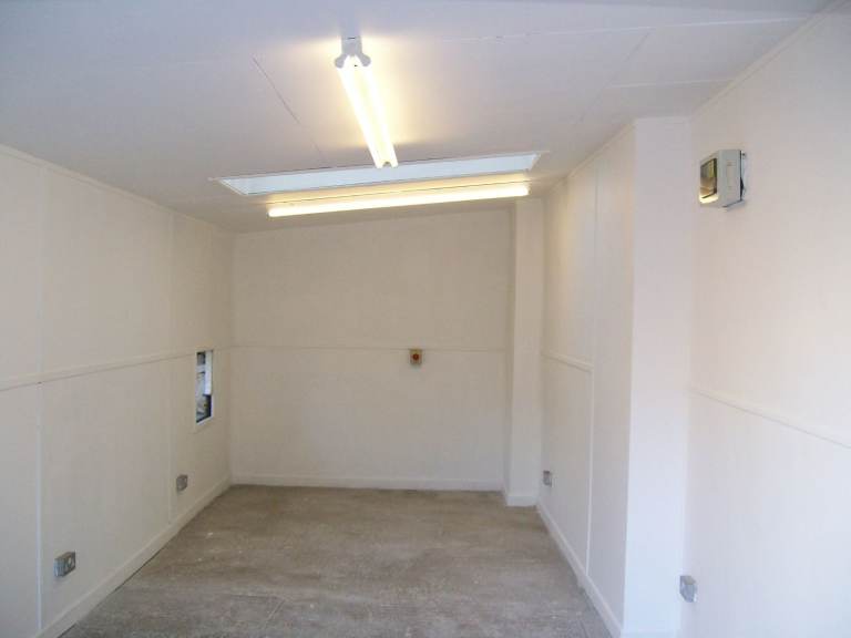 Dry Storage/Hobby shop