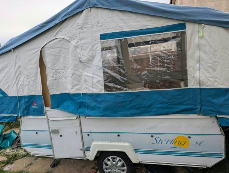 TRAILER TENT