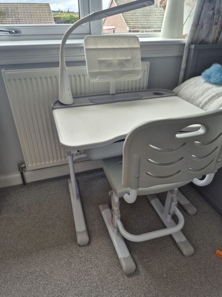 Kids desk, 
