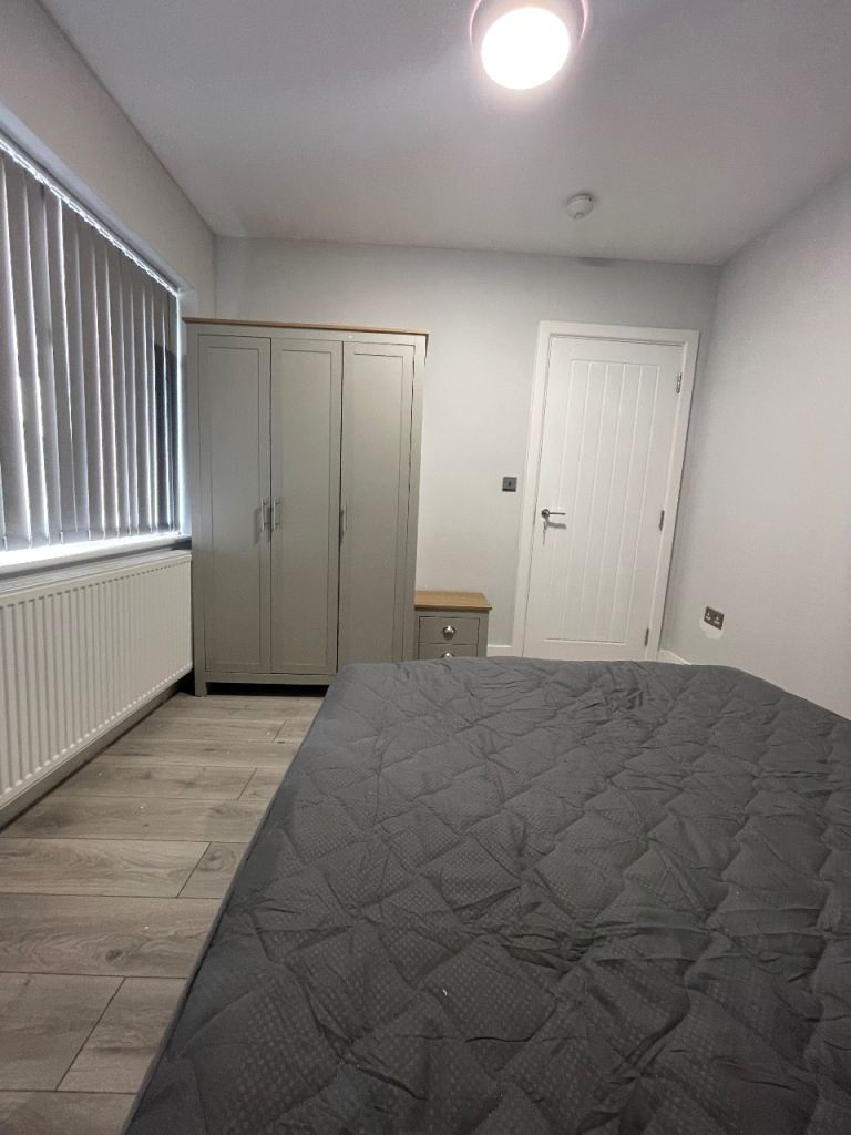 A Double Room in Shared House 