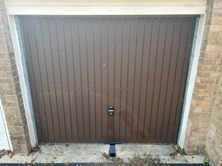 Extra secure, large dry garage for long term rent, 5 minutes from Andover centre