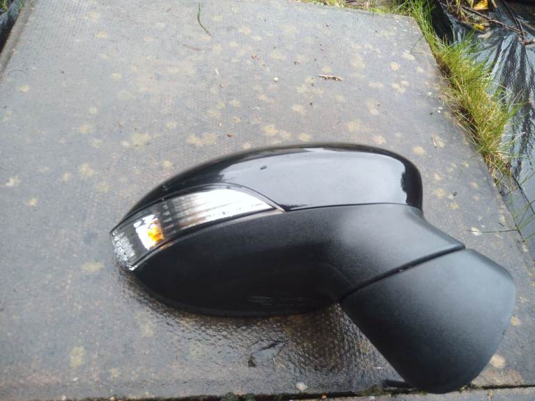 Ford Fiesta mk7 Driver's Side wing mirror in Black 